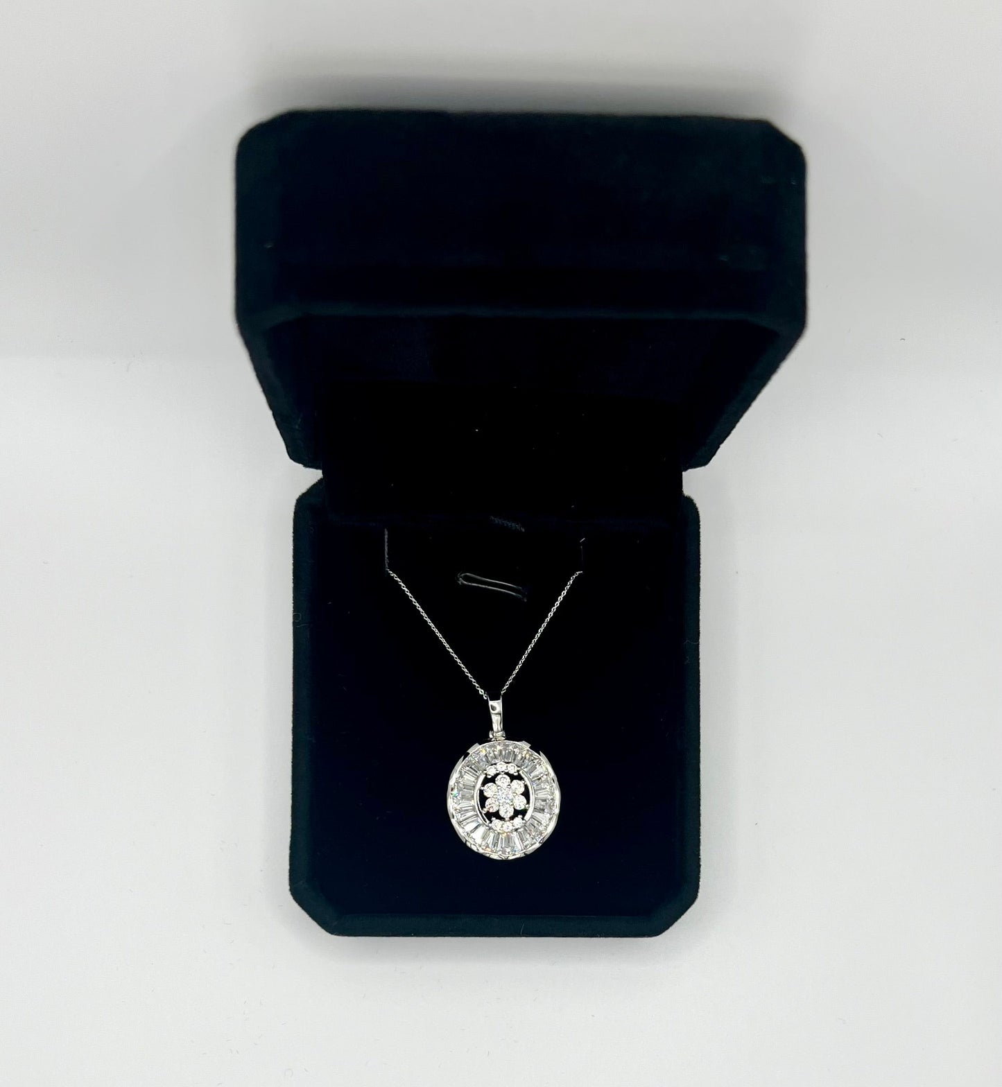 Oval Baguette Halo Necklace - Lilly Boulogne’
